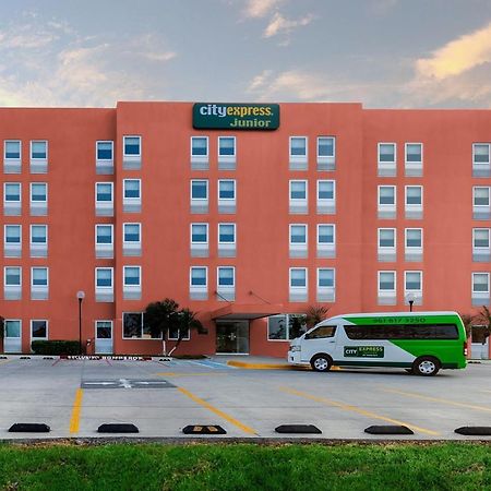 ซิตี้ เอ็กซ์เพรส จูเนียร์ ตุซตลากูเตียร์เรซ โปลิฟอรุม Hotel ทักซ์ทลา กูทิเอเรซ ภายนอก รูปภาพ